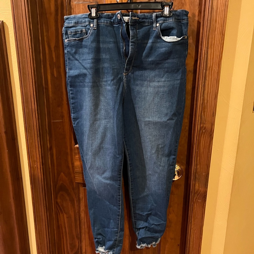 Sofia Vergera curvy jeans size 20